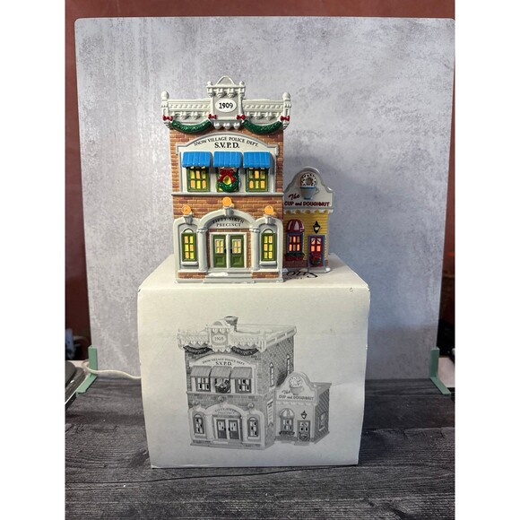 Dept 56 Village Police Station - Picture 1 of 11